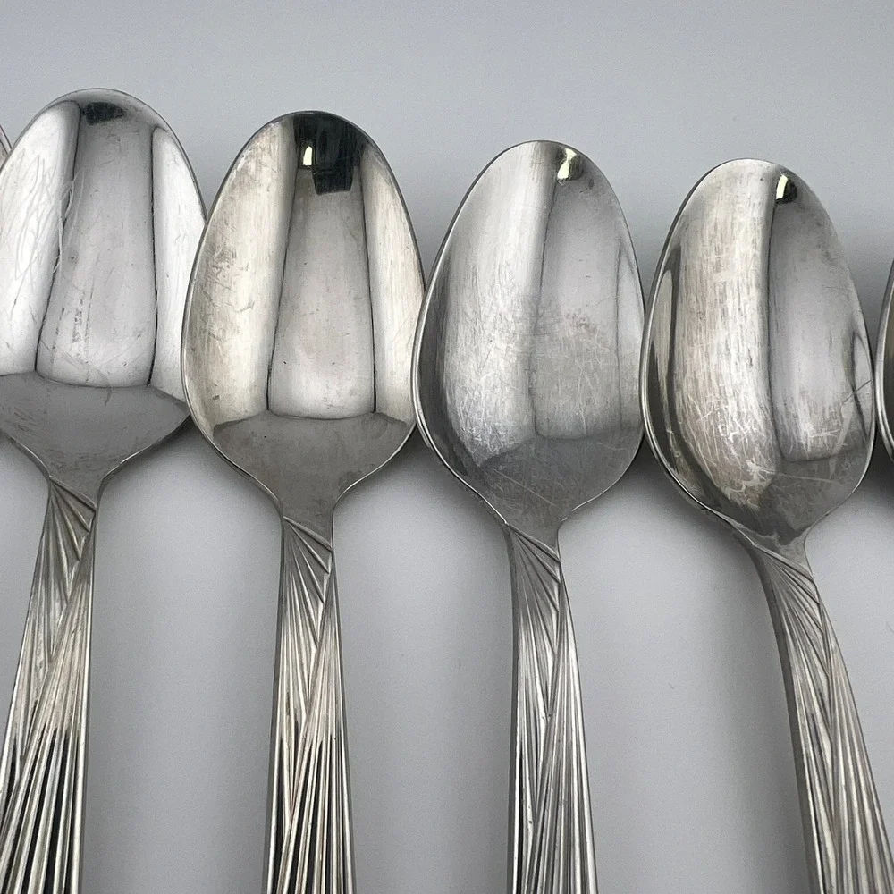 Set of 8 Mikasa Stainless 18/10 Oval Dinner Spoons Manifesto Glossy Vintage 2006